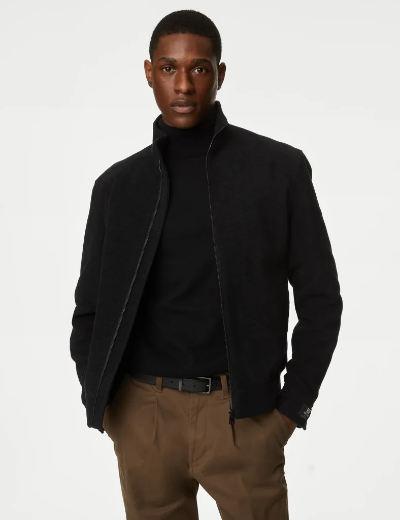 Man wearing a elegant jacket.